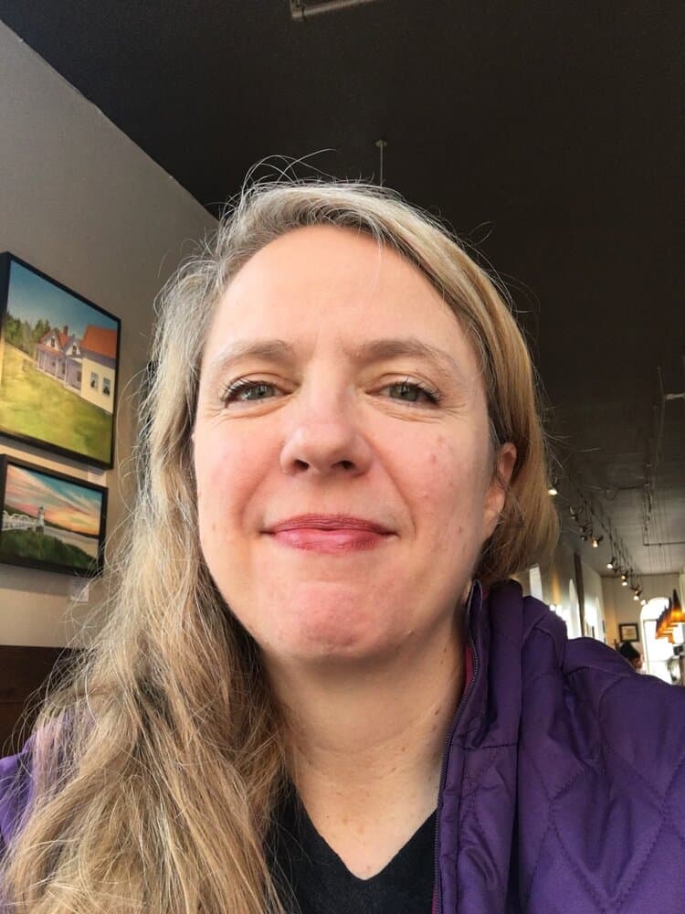 Making & Breaking Status Quo with Author Anne Elliott