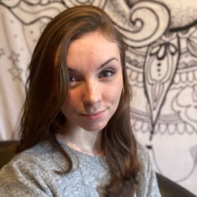 First Pages With Lindsay Maple: Writing Rom Coms, Increasing Tension & Grounding Through The Senses